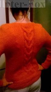 Warkoczowy sweter mohairu