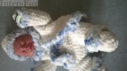 dziecięcy komplet z włóczki Darling.jpg